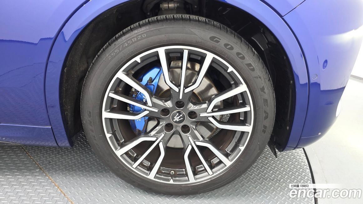 Maserati Grecale 2.0 AWD Modena, 2023