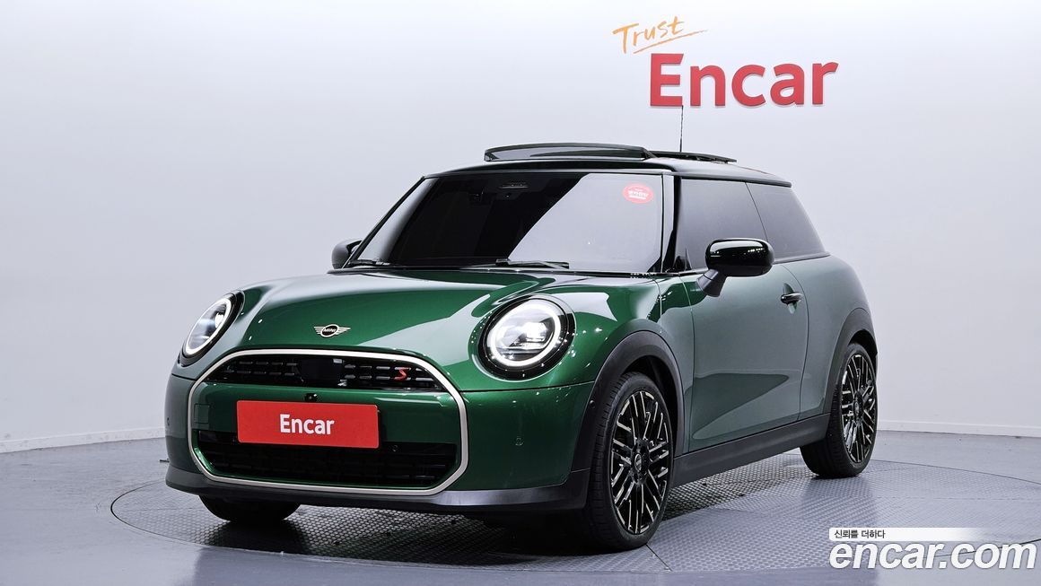 Mini Cooper Favoured, 2025