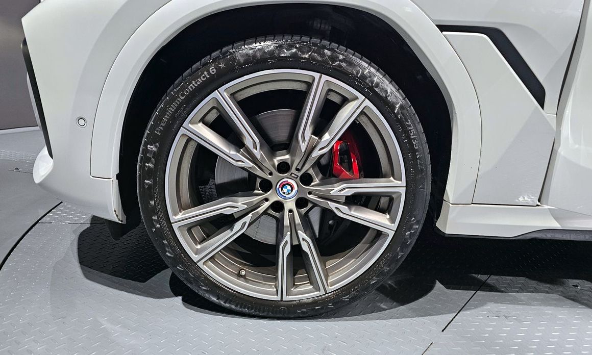 BMW X6 M50i, 2023