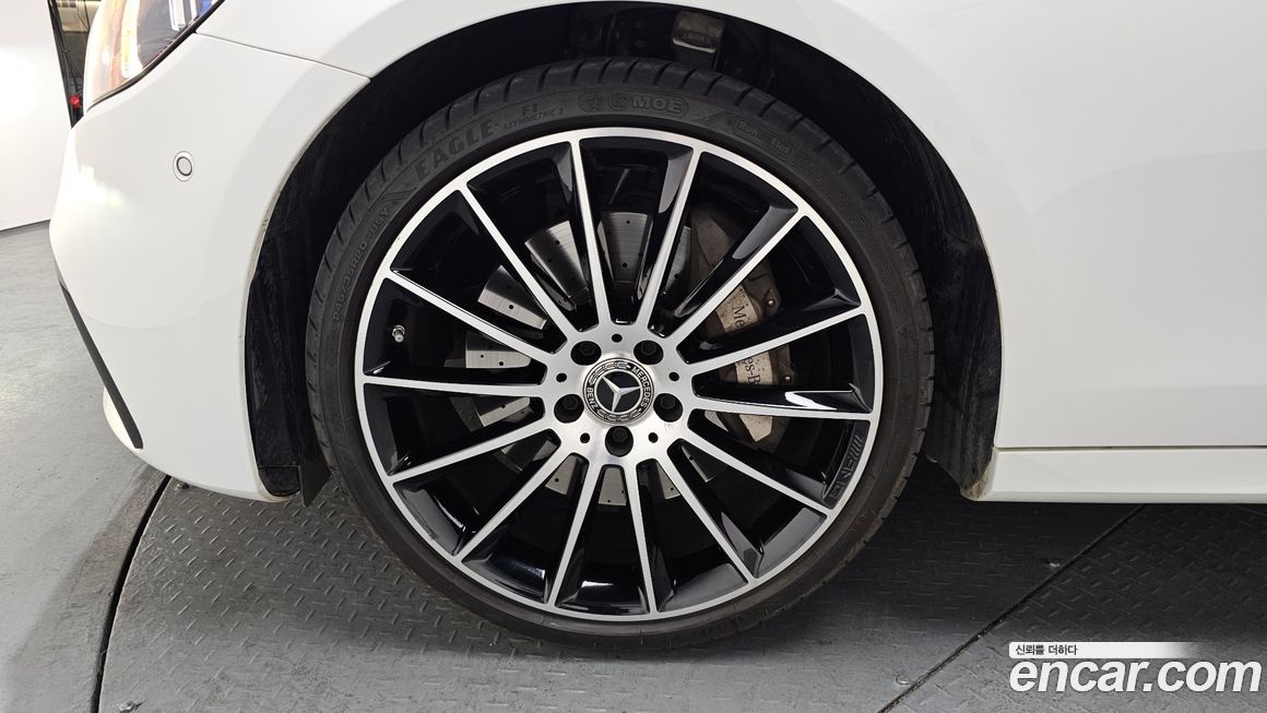 Mercedes-Benz E-Class E350 4MATIC AMG Line, 2023