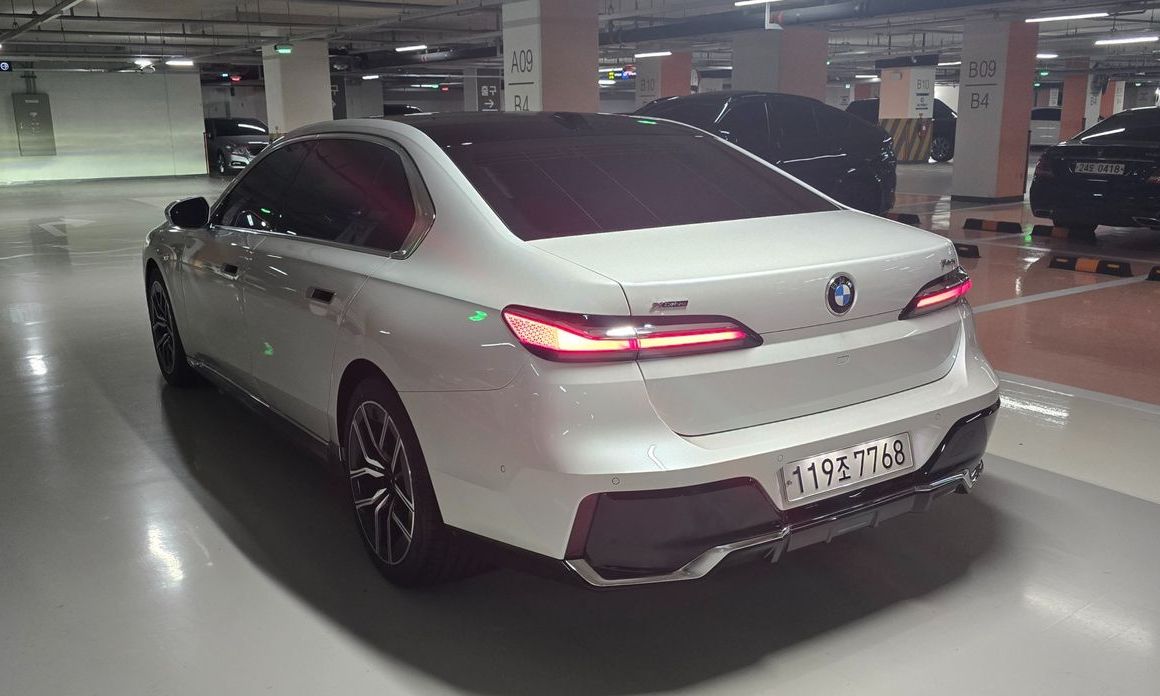 BMW 7-Series 740i xDrive M Sport, 2025