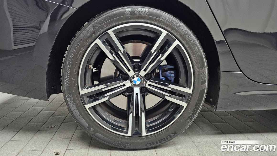 BMW 3-Series 320i M Sport, 2023