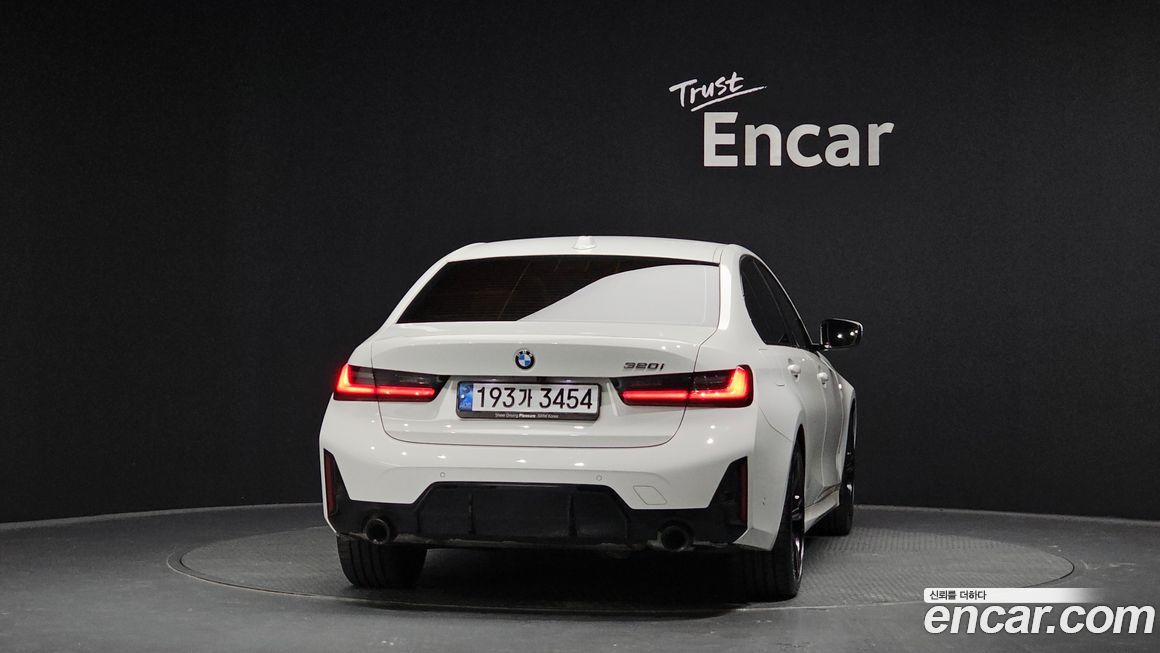 BMW 3-Series 320i M Sport, 2024