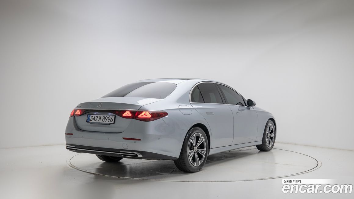 Mercedes-Benz E-Class E200 Avantgarde, 2024