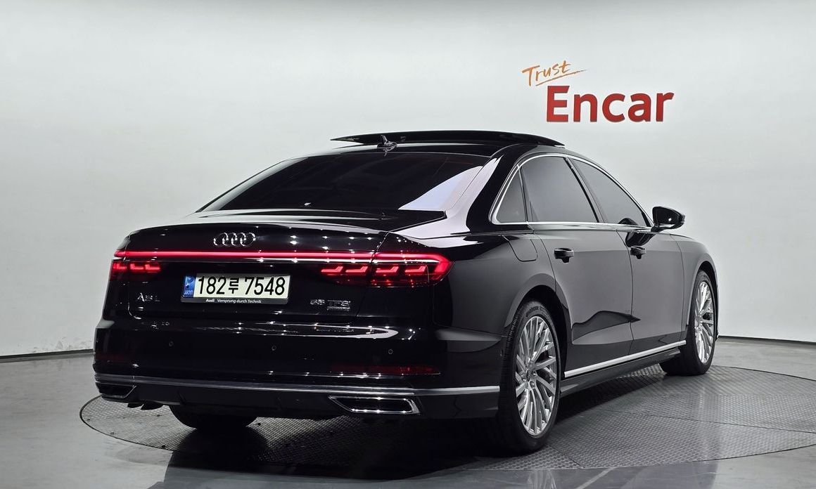 Audi A8 55 TFSI Quattro LWB, 2021