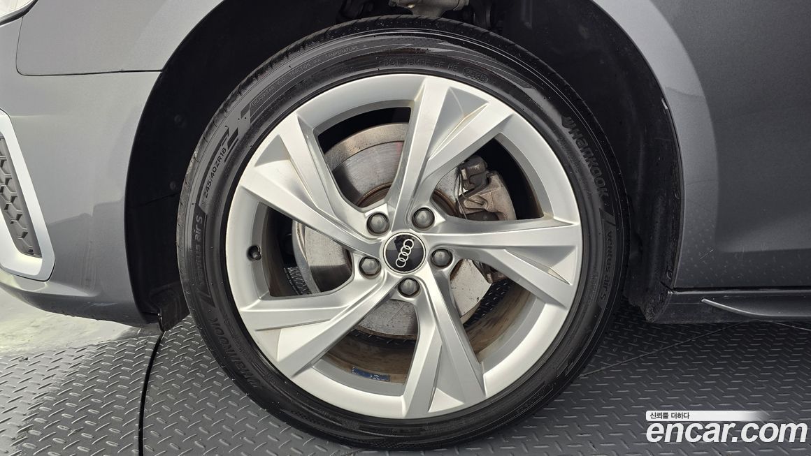 Audi A4 35 TDI Premium, 2022