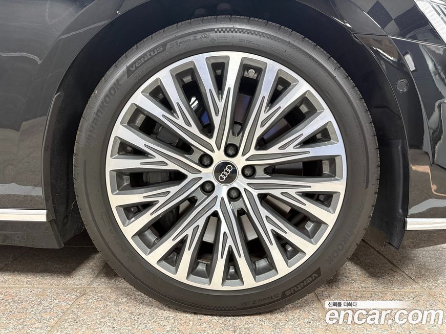 Audi A8 60 TFSI Quattro LWB, 2021