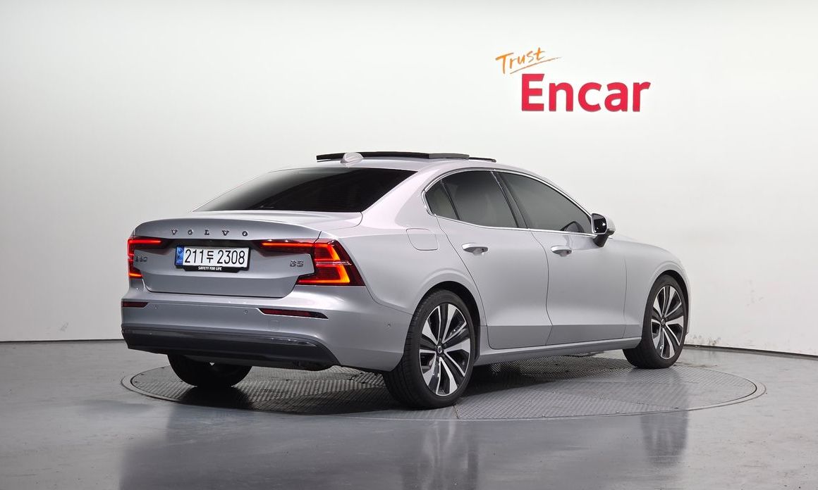Volvo S60 B5 Ultimate Bright, 2023