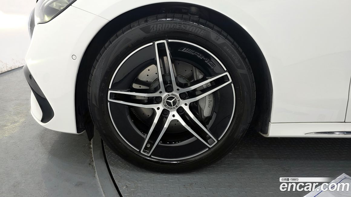 Mercedes-Benz E-Class E200 AMG Line, 2026