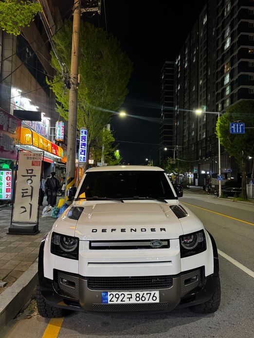 Land Rover Defender 110 P300 X-Dynamic SE, 2022