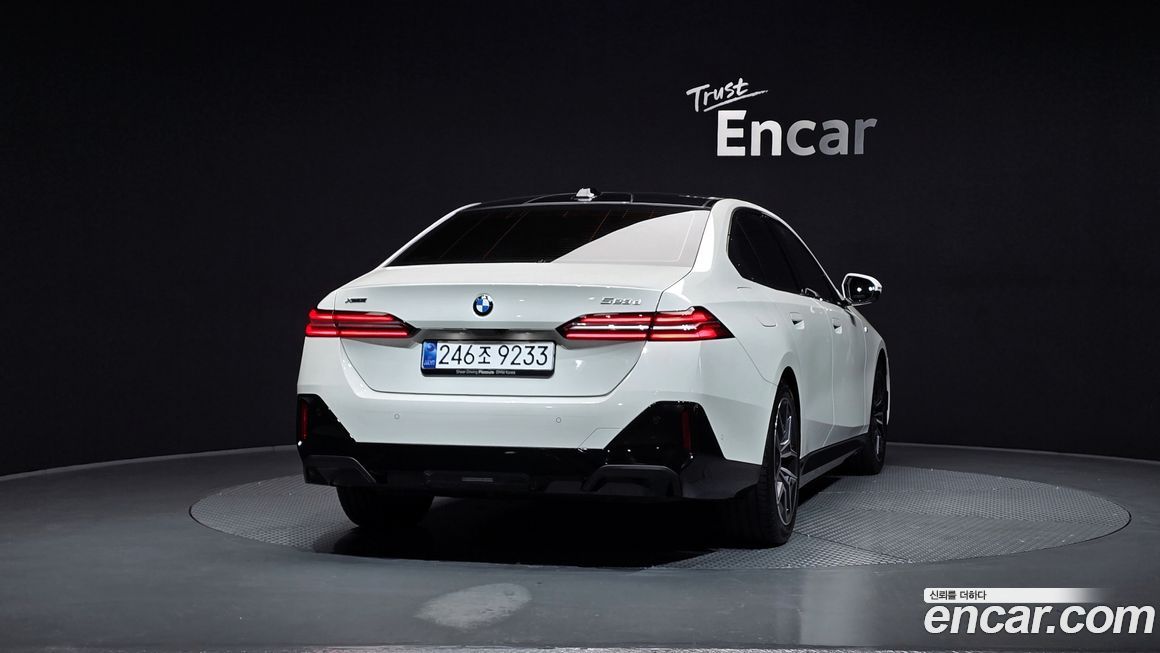 BMW 5-Series 523d xDrive M Sport, 2025