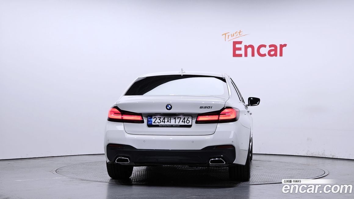 BMW 5-Series 530i M Sport Package, 2023