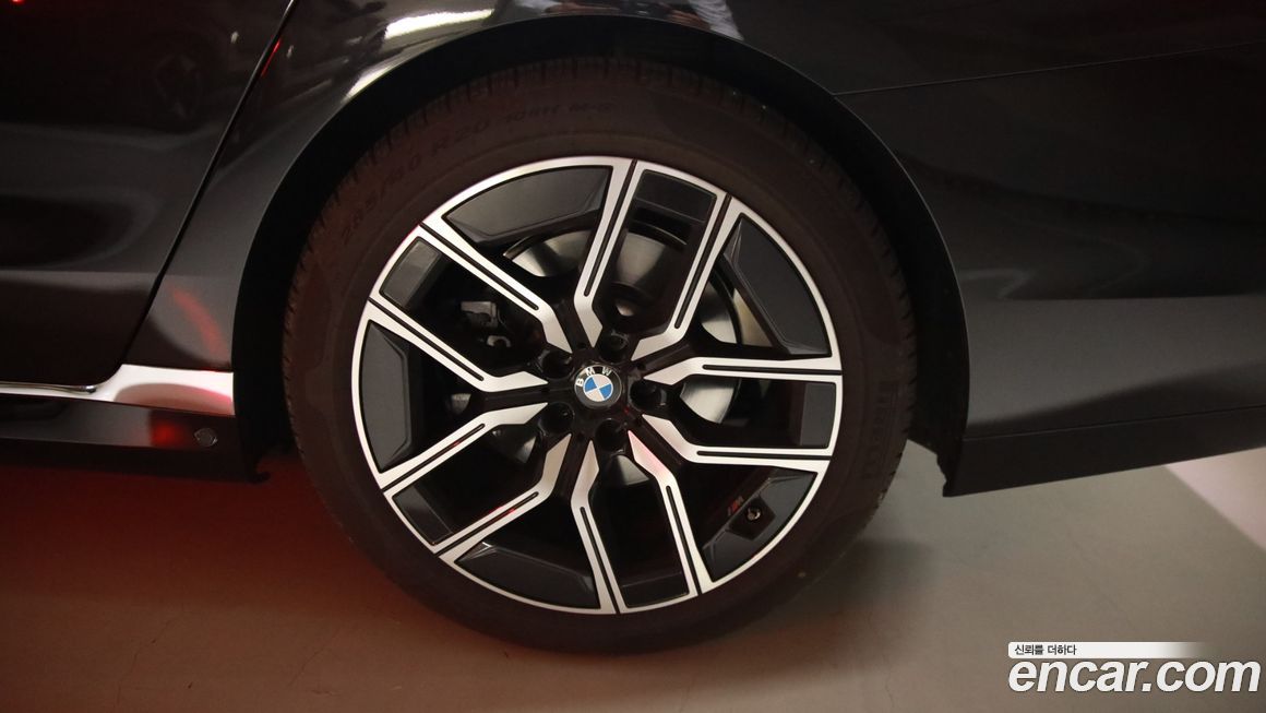 BMW 7-Series 740d xDrive M Sport, 2025