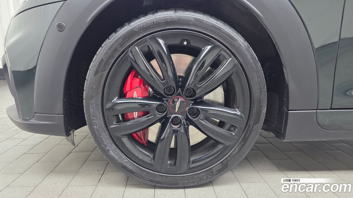 Mini Cooper Convertible JCW, 2024