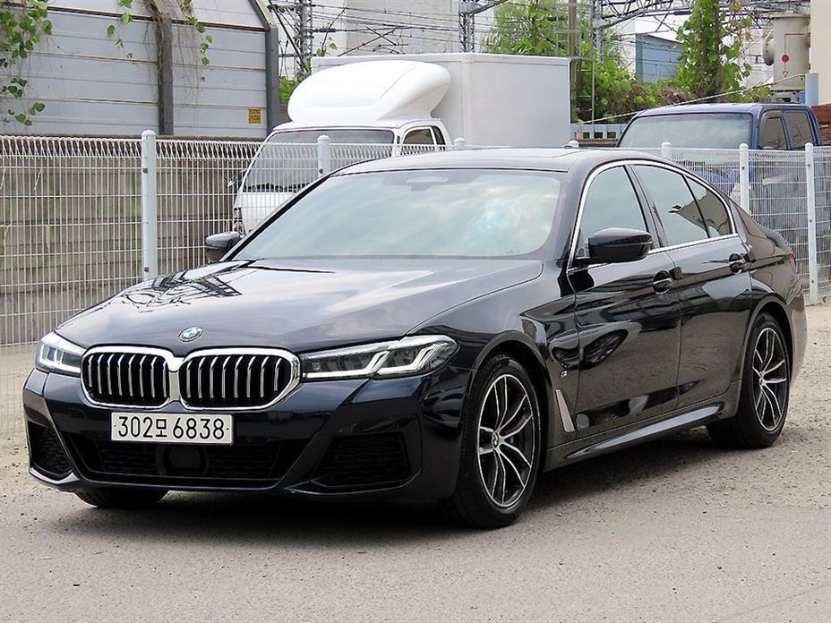BMW 5-Series 520i M Sport, 2022