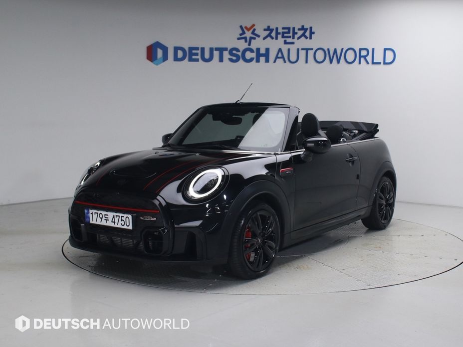 Mini Cooper Convertible JCW, 2024