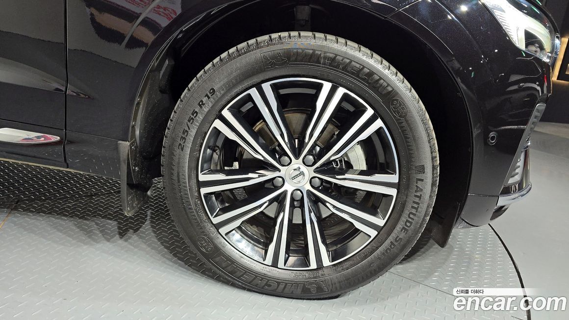 Volvo XC60 B5 Inscription, 2022