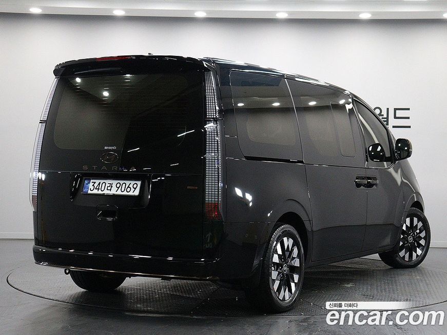 Hyundai Staria 4WD Lounge 7-Seater, 2025