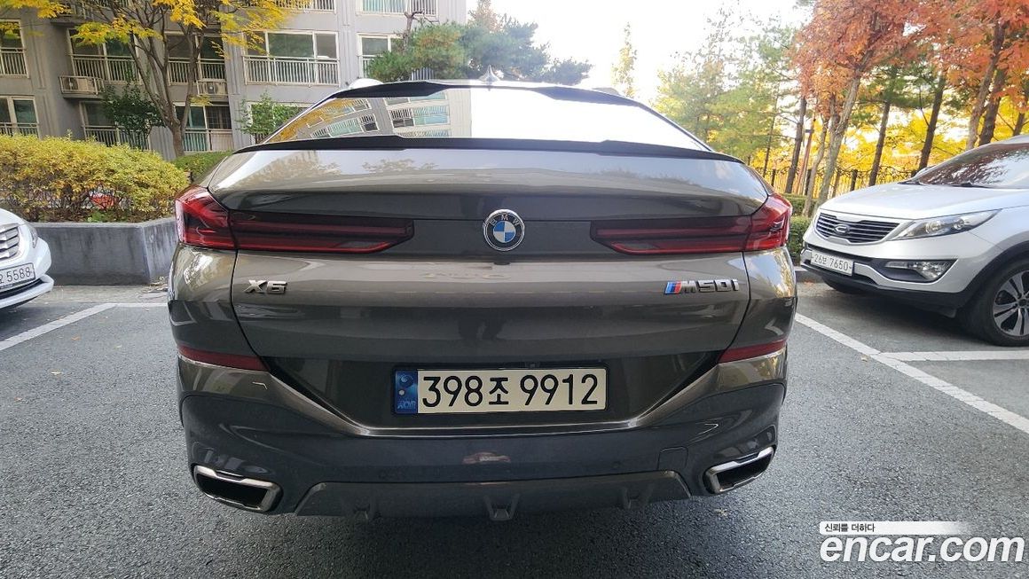 BMW X6 M50i, 2021