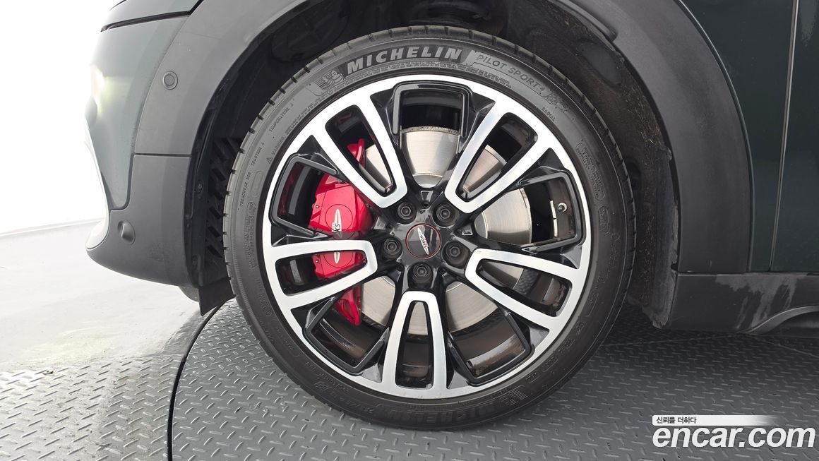 Mini Countryman JCW Launch Pack, 2023