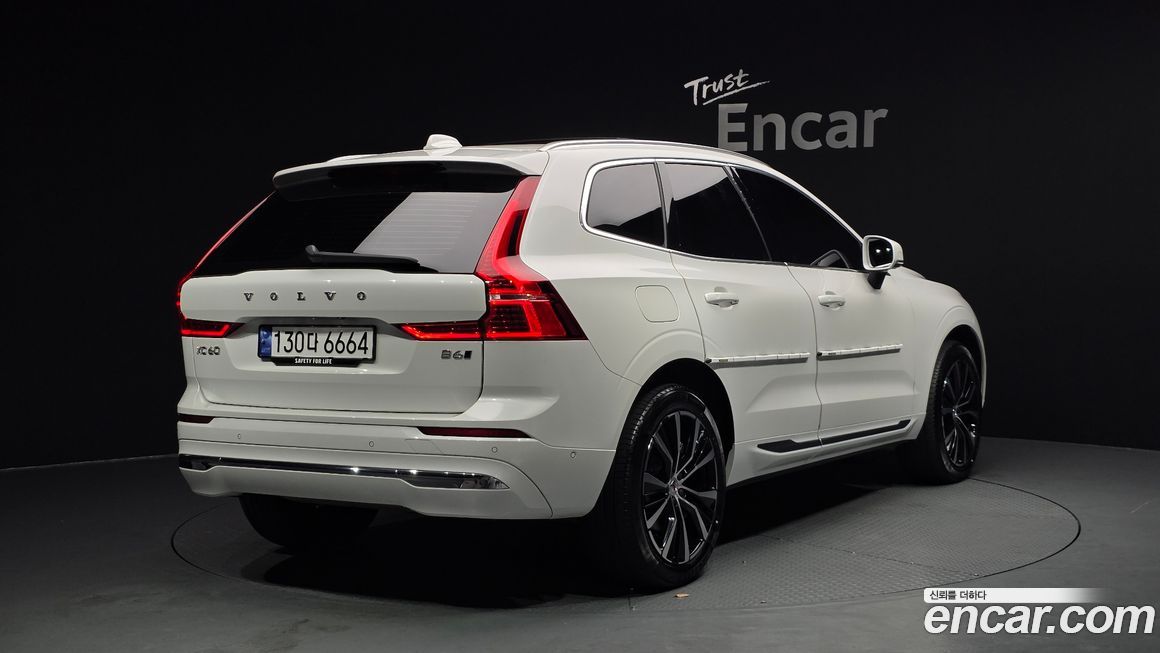 Volvo XC60 B6 Ultimate Bright, 2024