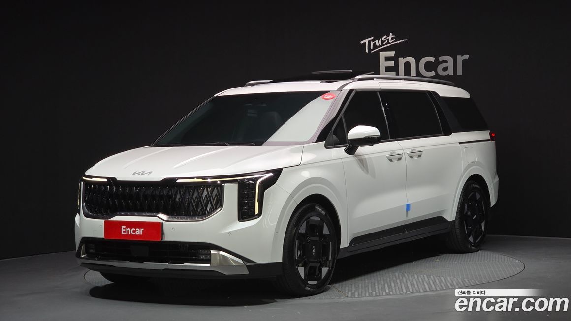 Kia Carnival 9-Seater Signature, 2024