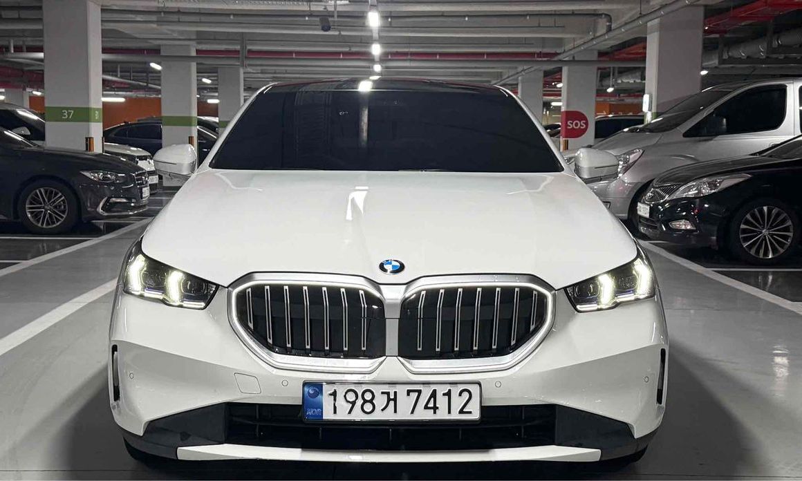 BMW 5-Series 530i xDrive, 2024
