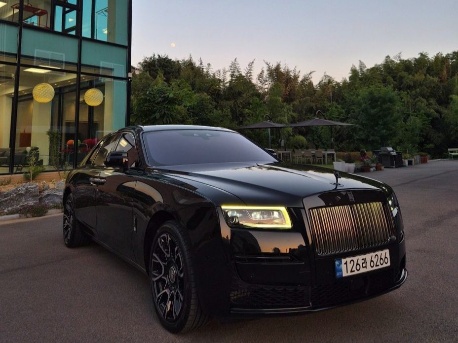 Rolls-Royce Ghost 6.7 V12 Black Badge, 2023