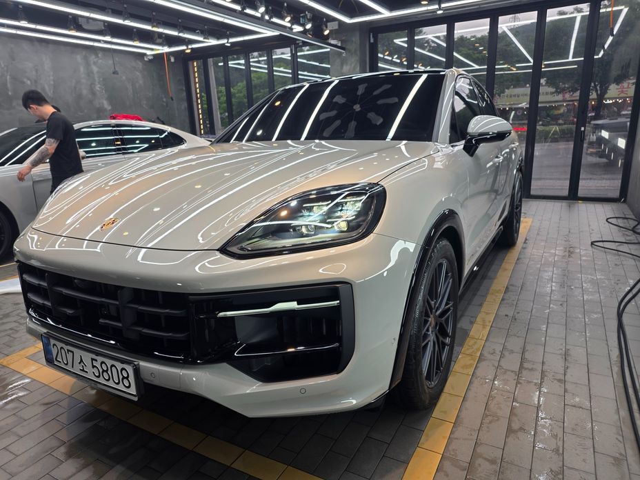 Porsche Cayenne 4.0 GTS Coupe, 2025