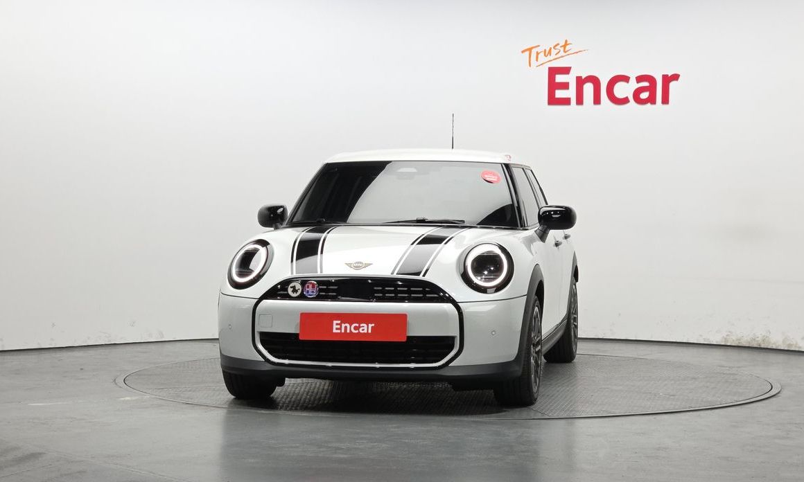 Mini Cooper 5Door Essential, 2025