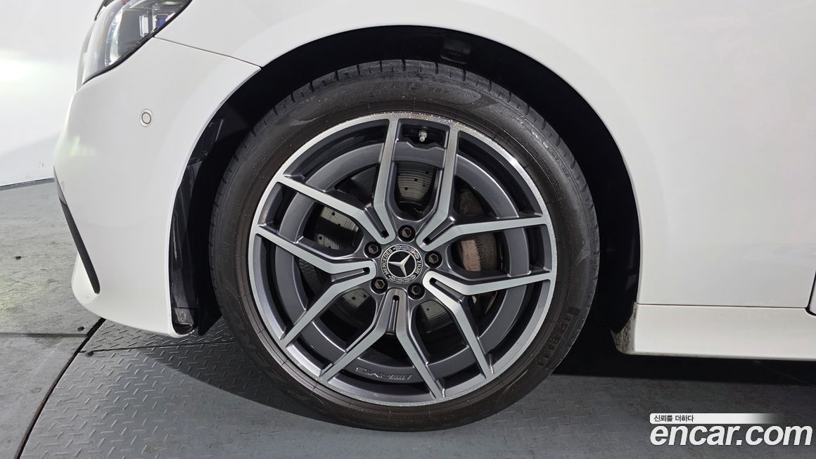 Mercedes-Benz E-Class E300d 4MATIC Coupe, 2023