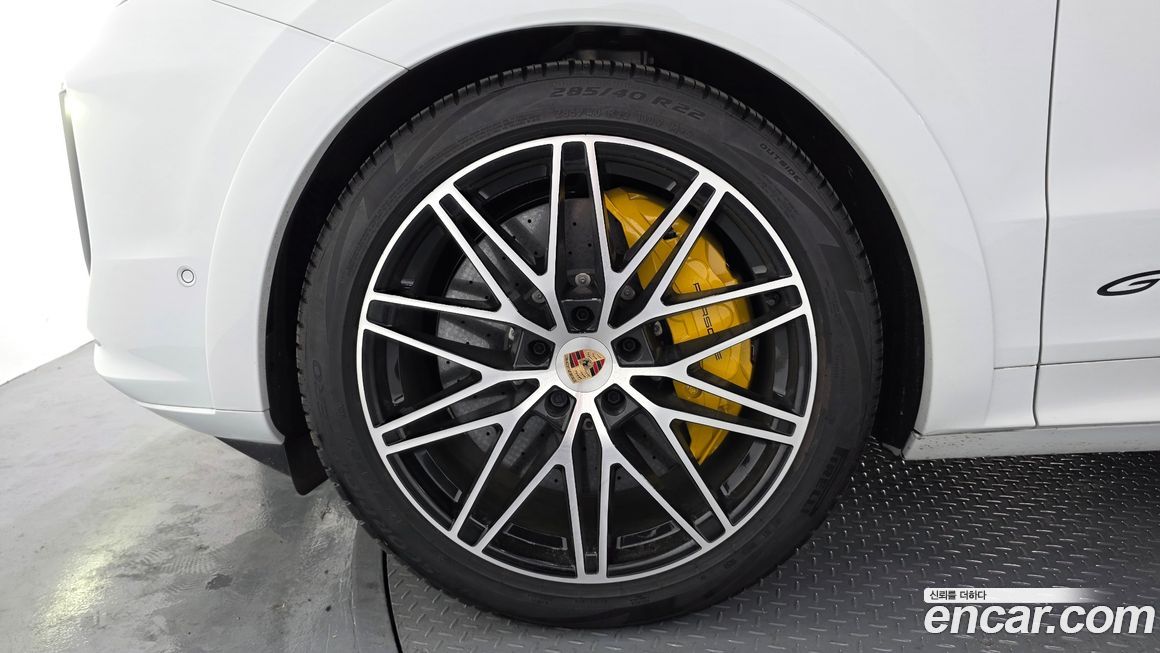 Porsche Cayenne 4.0 GTS Coupe, 2025