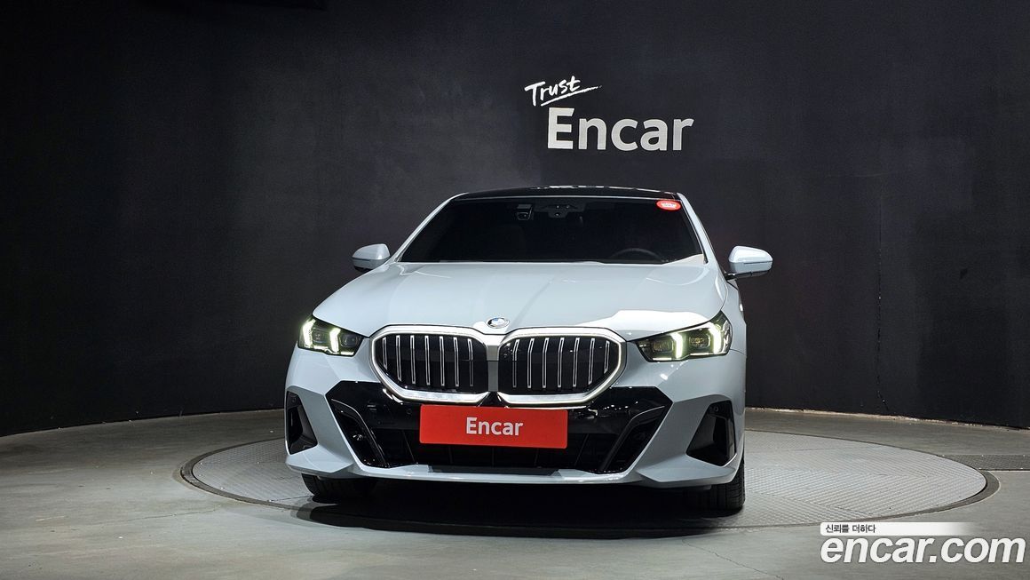 BMW 5-Series 520i M Sport, 2025
