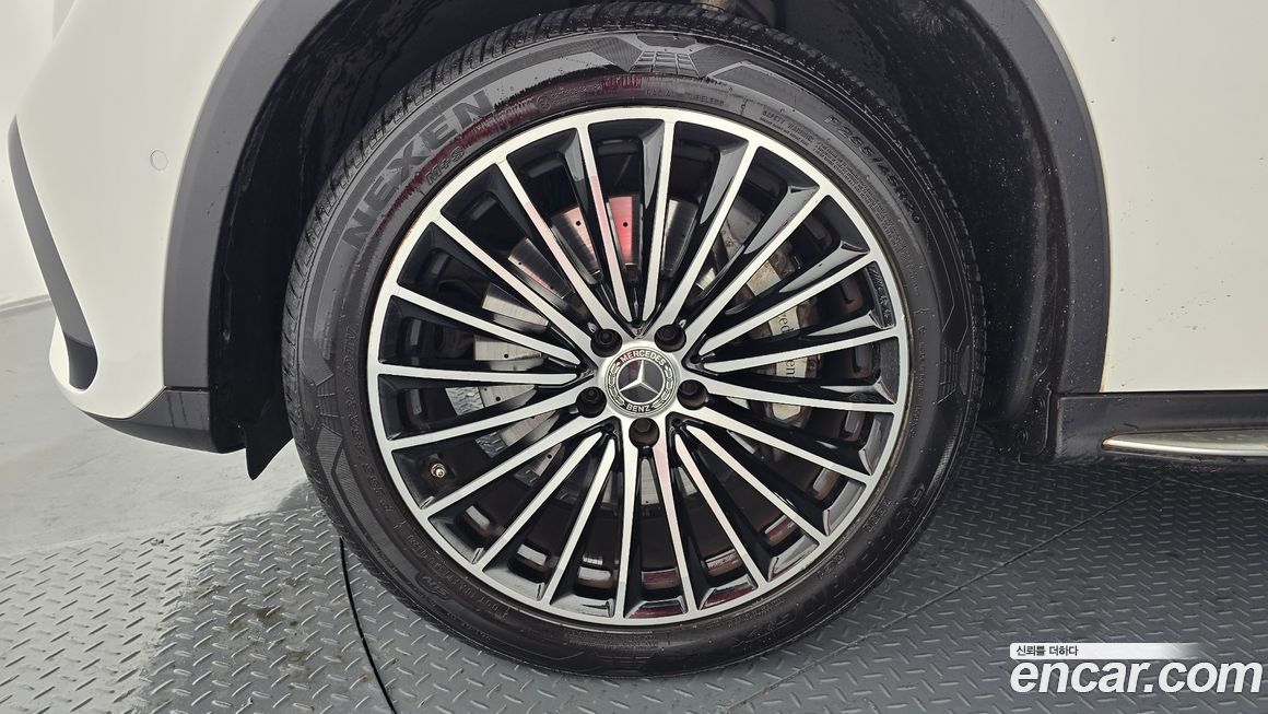 Mercedes-Benz GLC-Class GLC300 4MATIC AMG Line, 2023