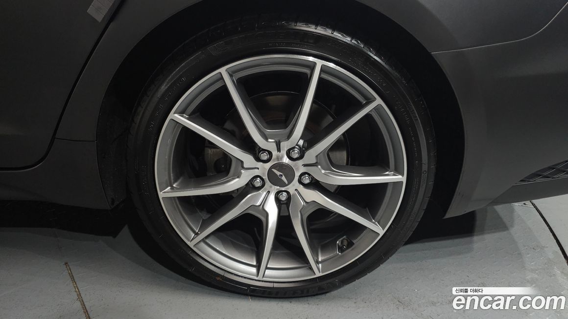 Genesis G70 Gasoline 2.0T 4WD, 2022