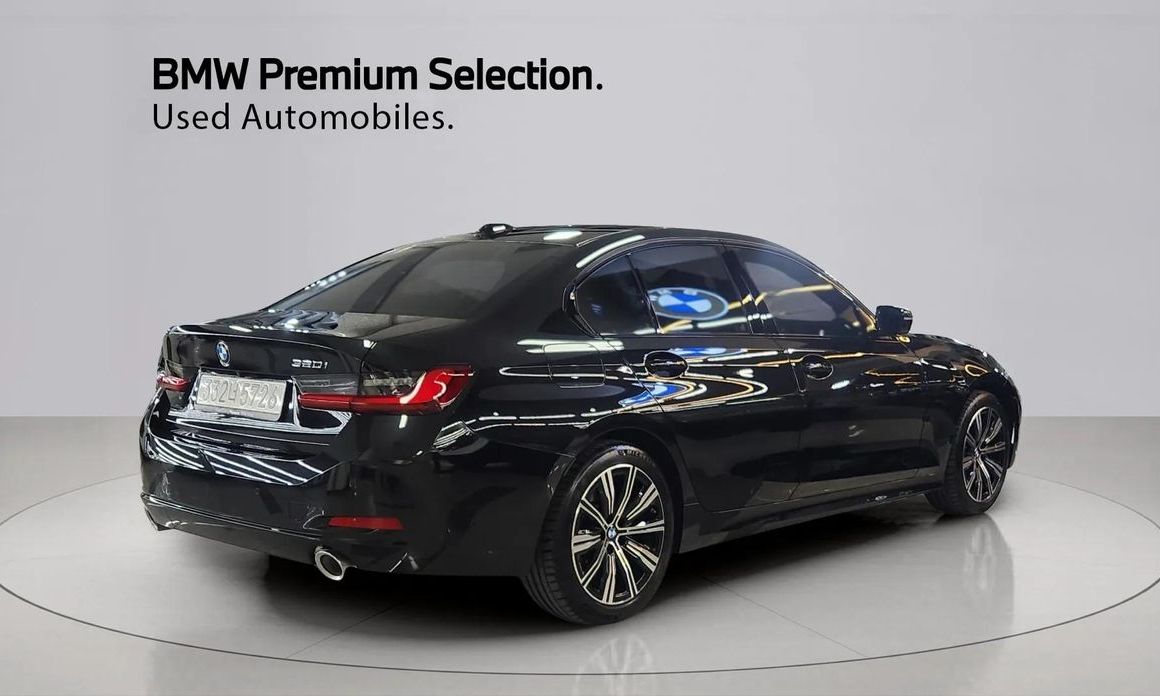 BMW 3-Series 320i, 2025