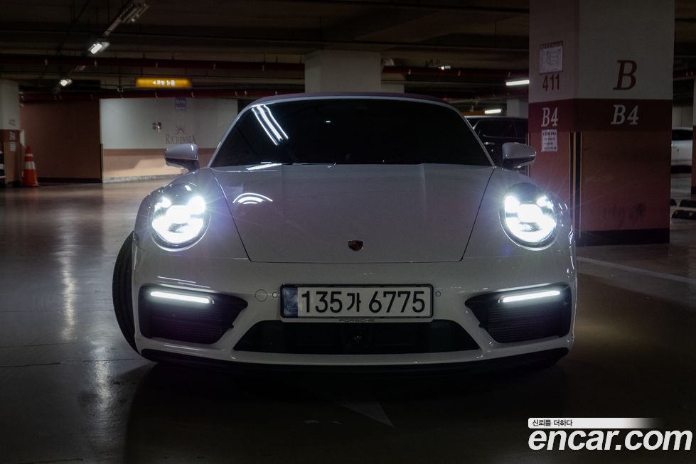 Porsche 911 Carrera 4 GTS Cabriolet, 2024