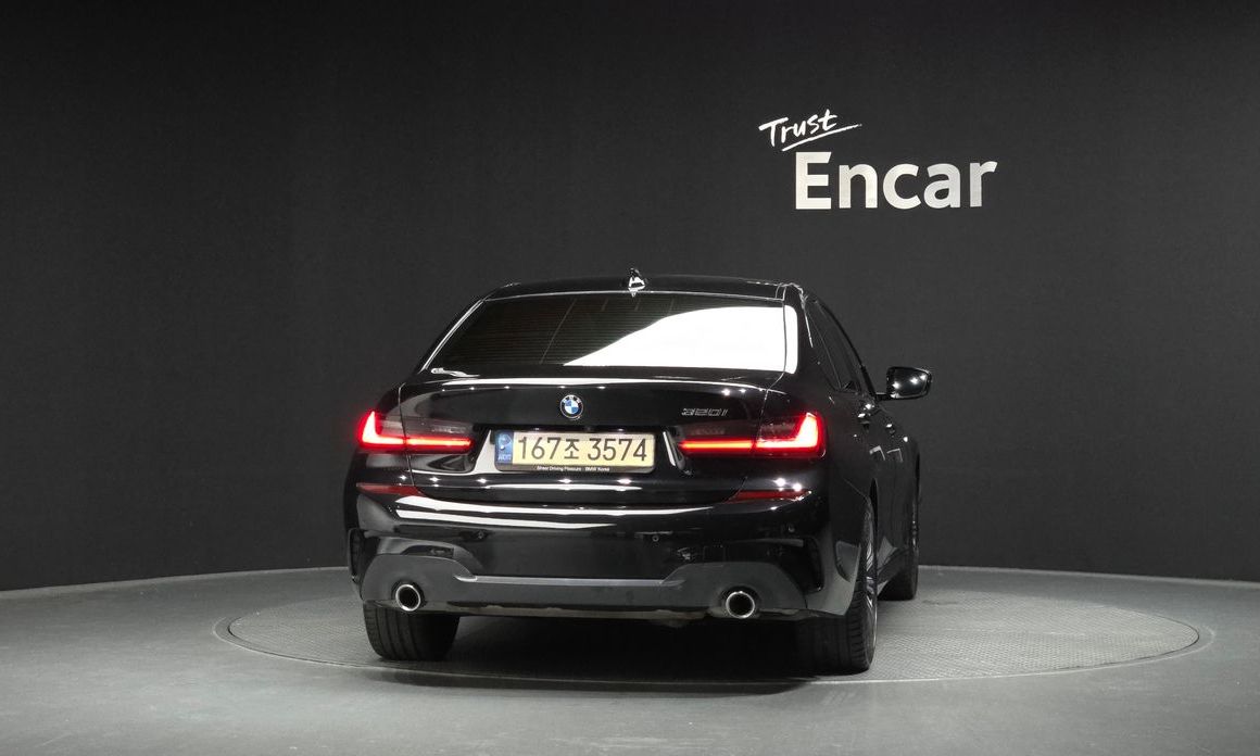 BMW 3-Series 320i M Sport, 2022