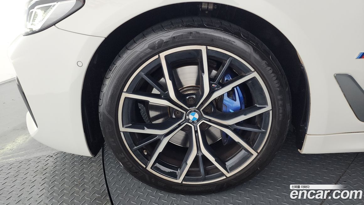 BMW 5-Series 530i M Sport Package, 2022