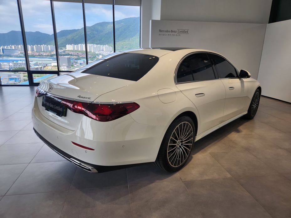 Mercedes-Benz E-Class E450 4MATIC Exclusive, 2025