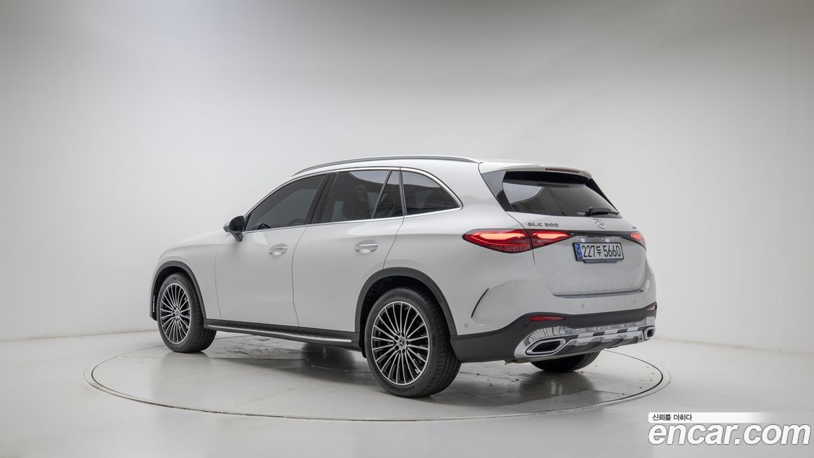 Mercedes-Benz GLC-Class GLC300 4MATIC AMG Line, 2025