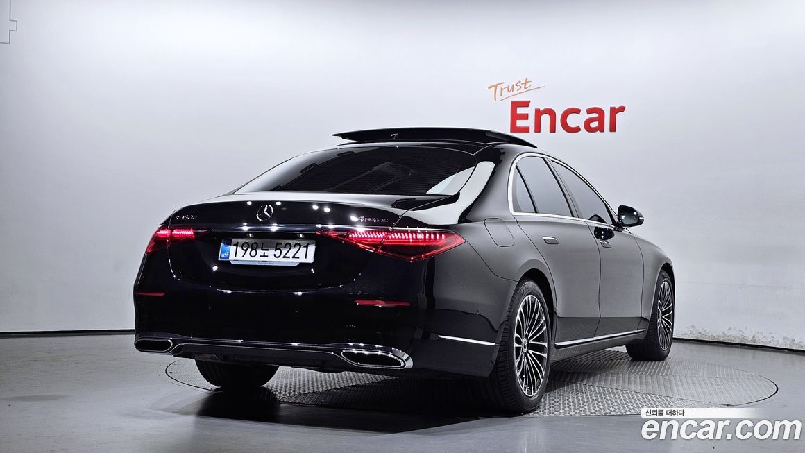Mercedes-Benz S-Class S350 d 4MATIC, 2025