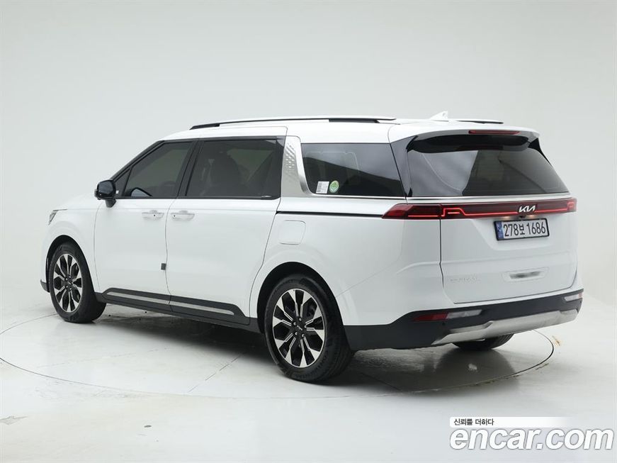 Kia Carnival 7-Seater Signature, 2023