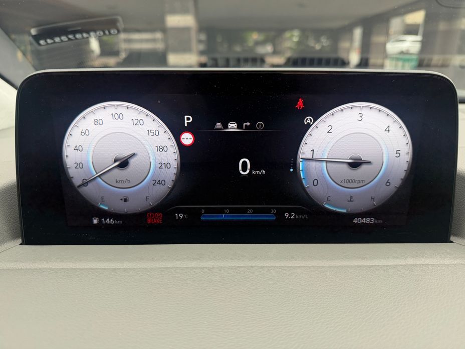 Hyundai Staria 4WD Lounge 9-Seater, 2024