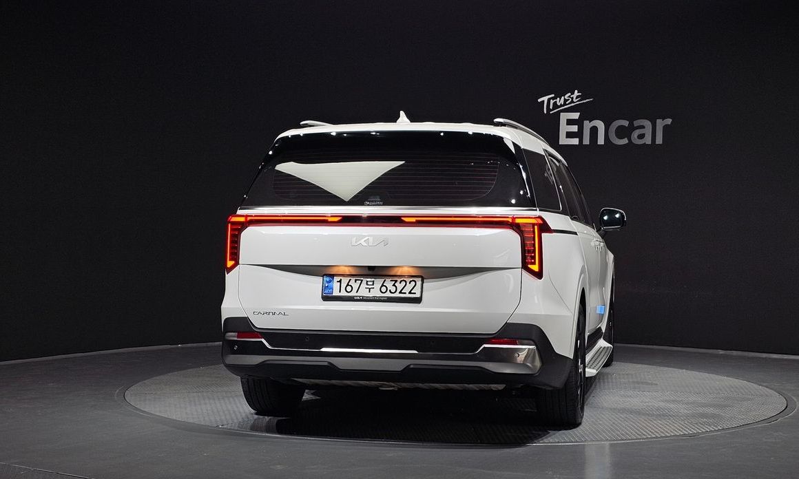 Kia Carnival 7-Seater Signature, 2024