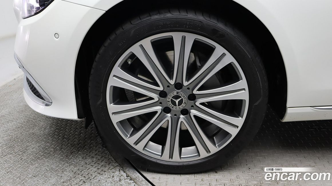 Mercedes-Benz E-Class E350 4MATIC Exclusive, 2023