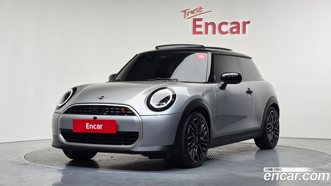 Mini Cooper Favoured, 2025