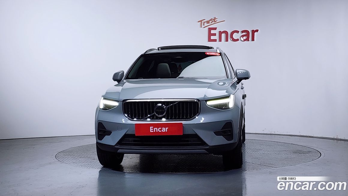 Volvo XC40 B4 Ultimate Bright, 2024