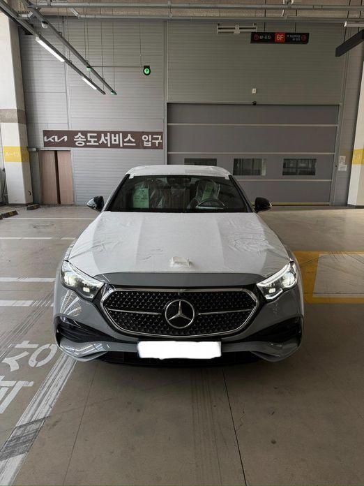 Mercedes-Benz E-Class E300 4MATIC AMG Line, 2026