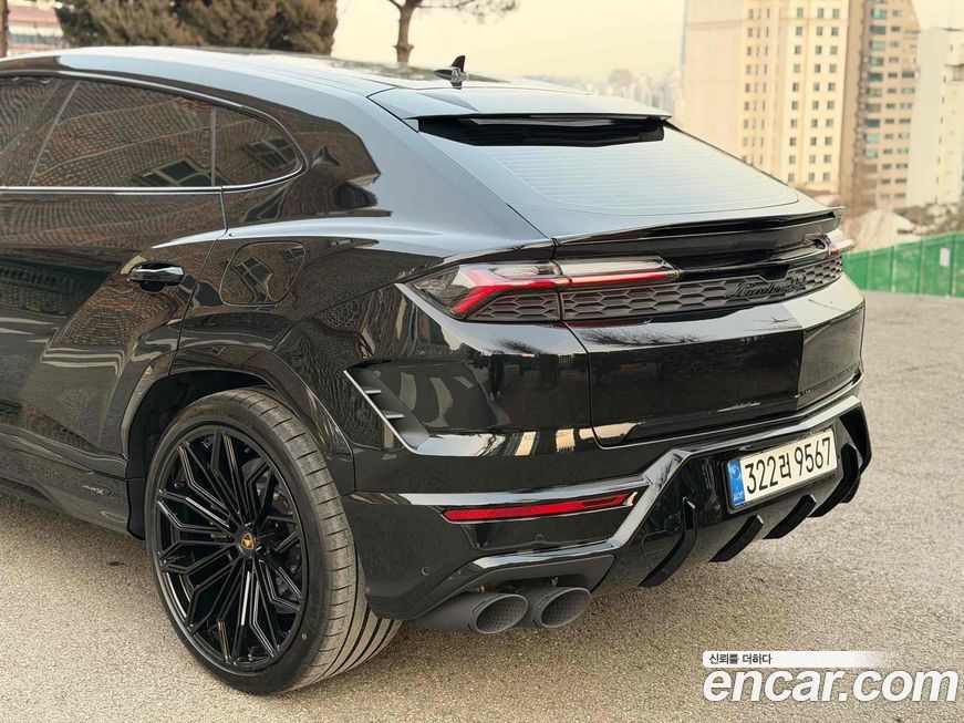 Lamborghini Urus 4.0 V8 SE, 2026